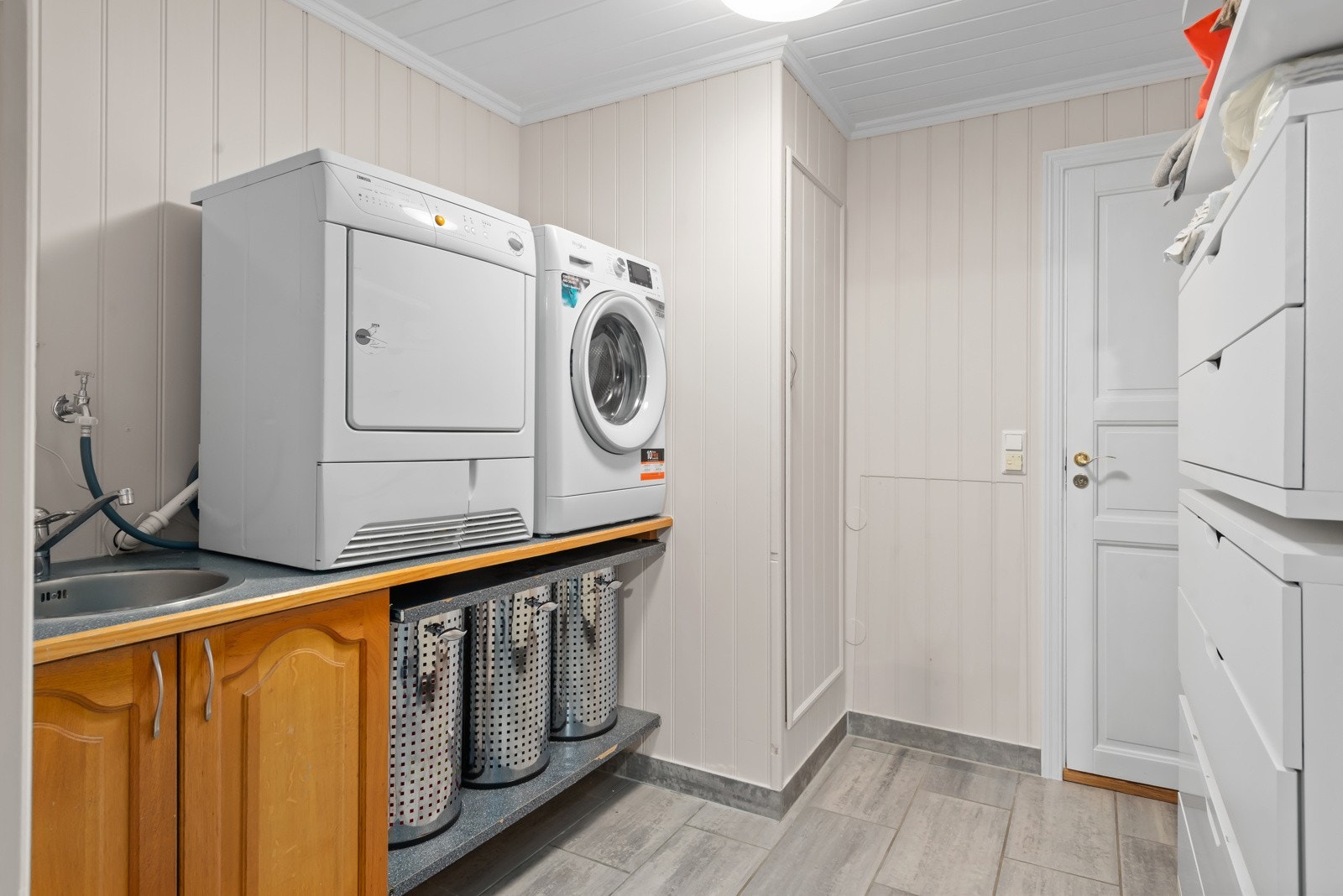 Vaskerom Galleribilde