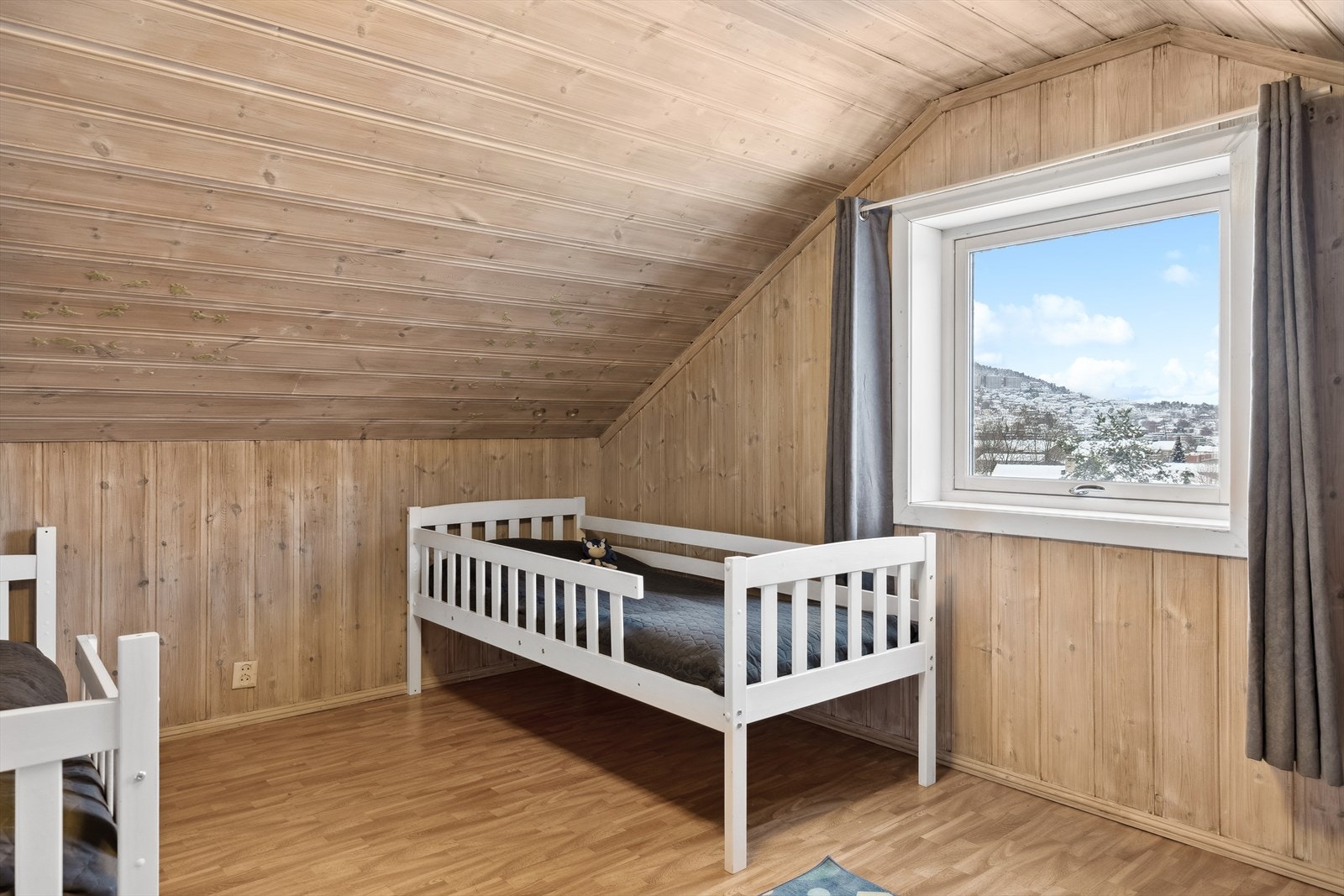 Soverom 2 i loftsetasjen Galleribilde