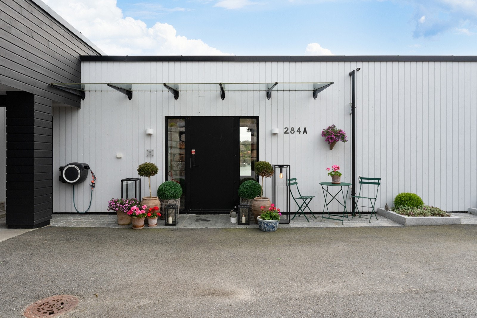 Pent opparbeidet inngangsparti Galleribilde