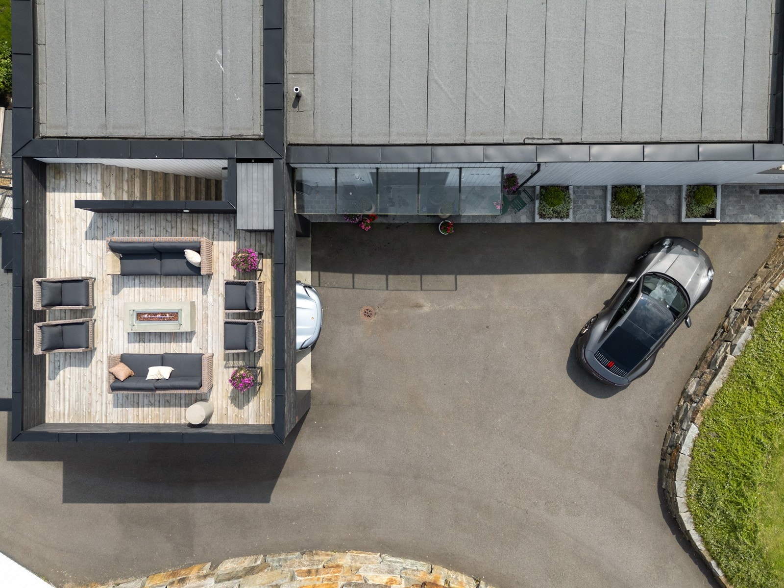 Eiendommen er betydelig påkostet med i nåværende eiers tid - Her er alt på stell Galleribilde