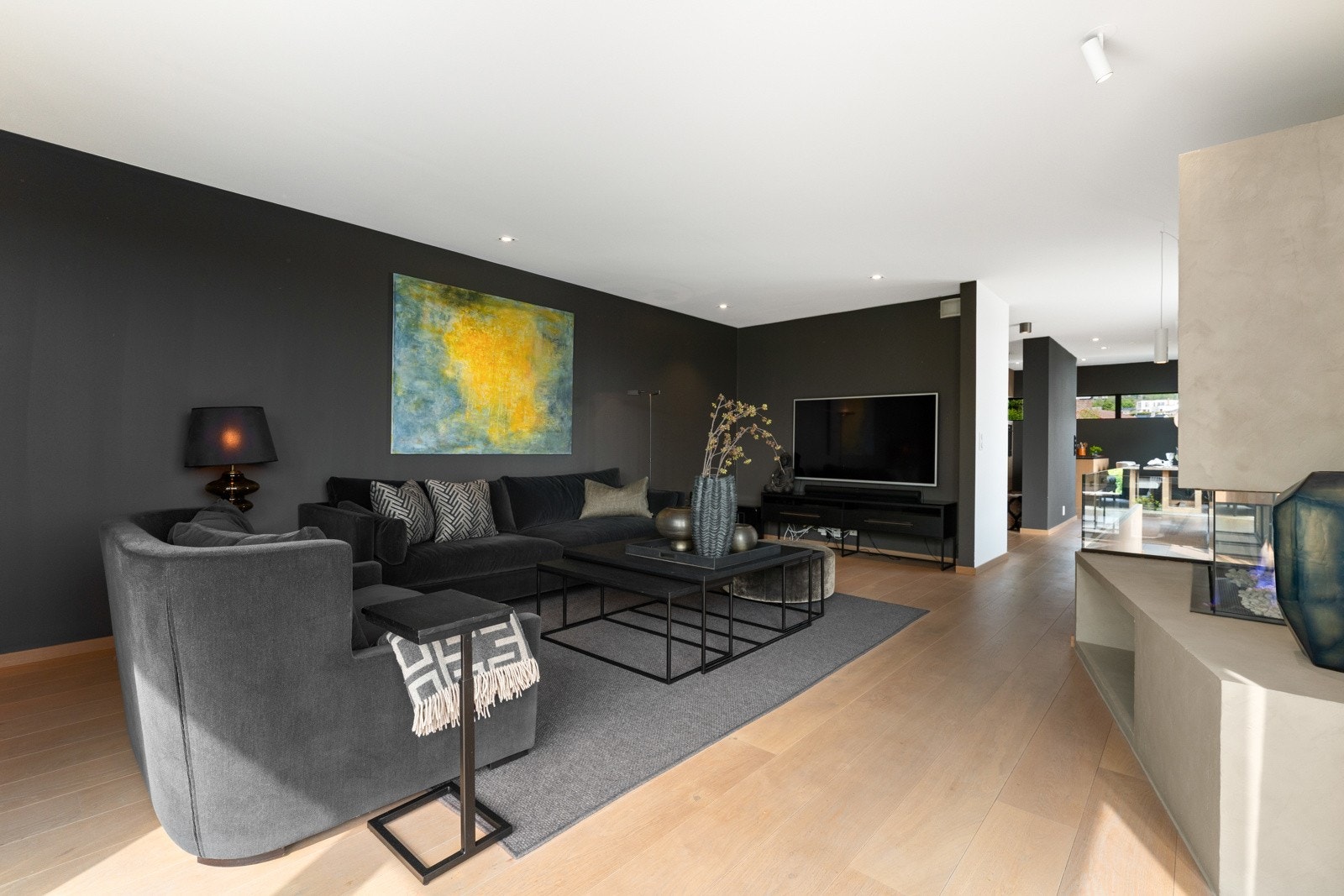 Stue med åpen kjøkkenløsning er hele 72,2 kvm Galleribilde