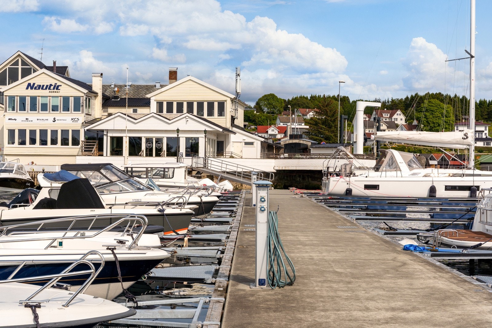 Med båt i området får du umiddelbar tilgang på både vakker skjærgård og dype fjorder med alt som hører til Galleribilde