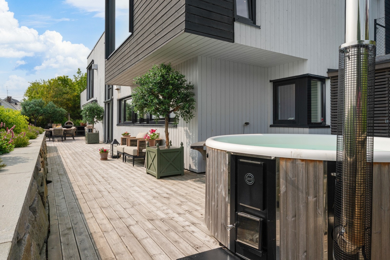 Uteplassen er skjermet og usjenert Galleribilde