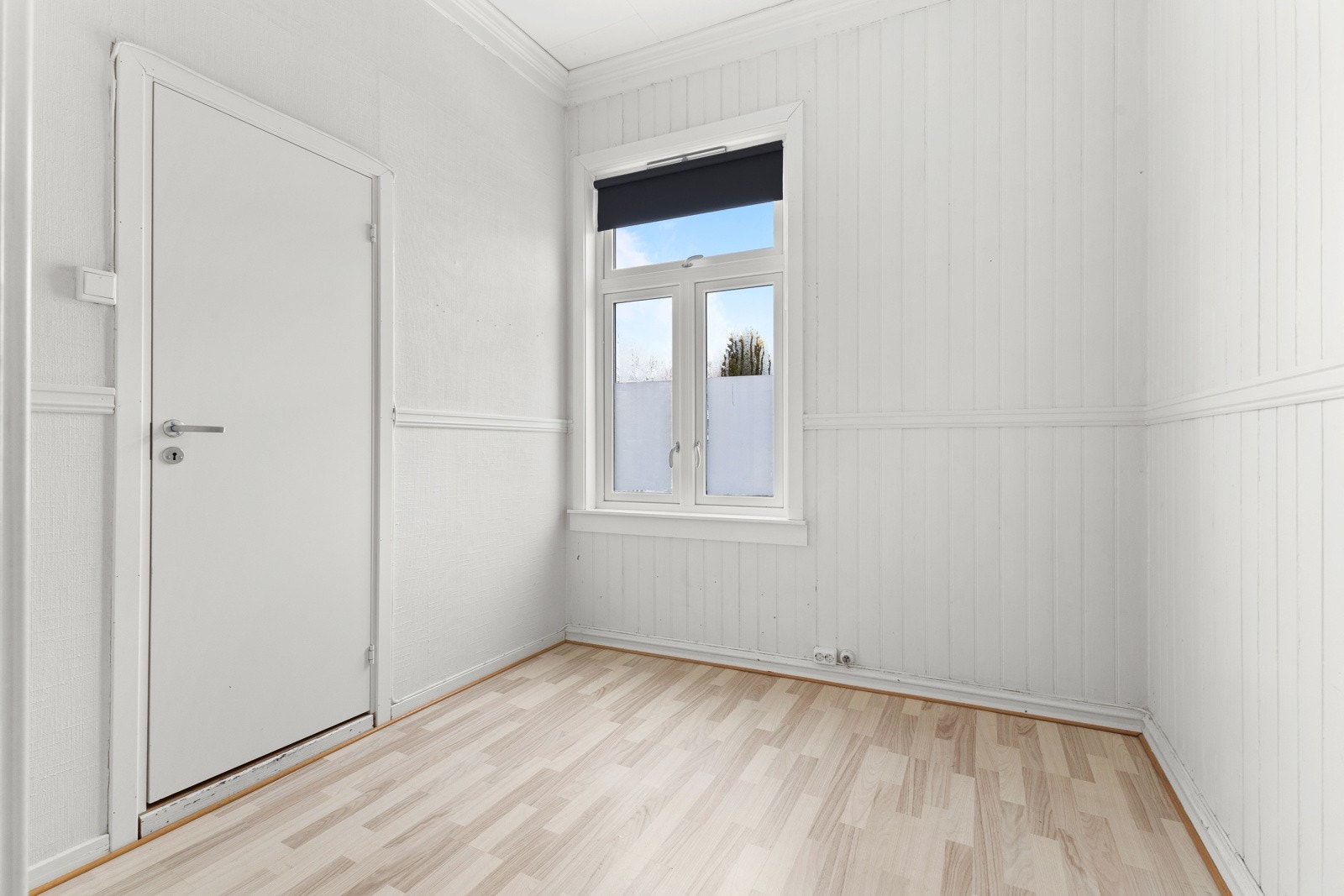 Alle rommene har plass til seng, garderobeskap og annet møblement. Galleribilde