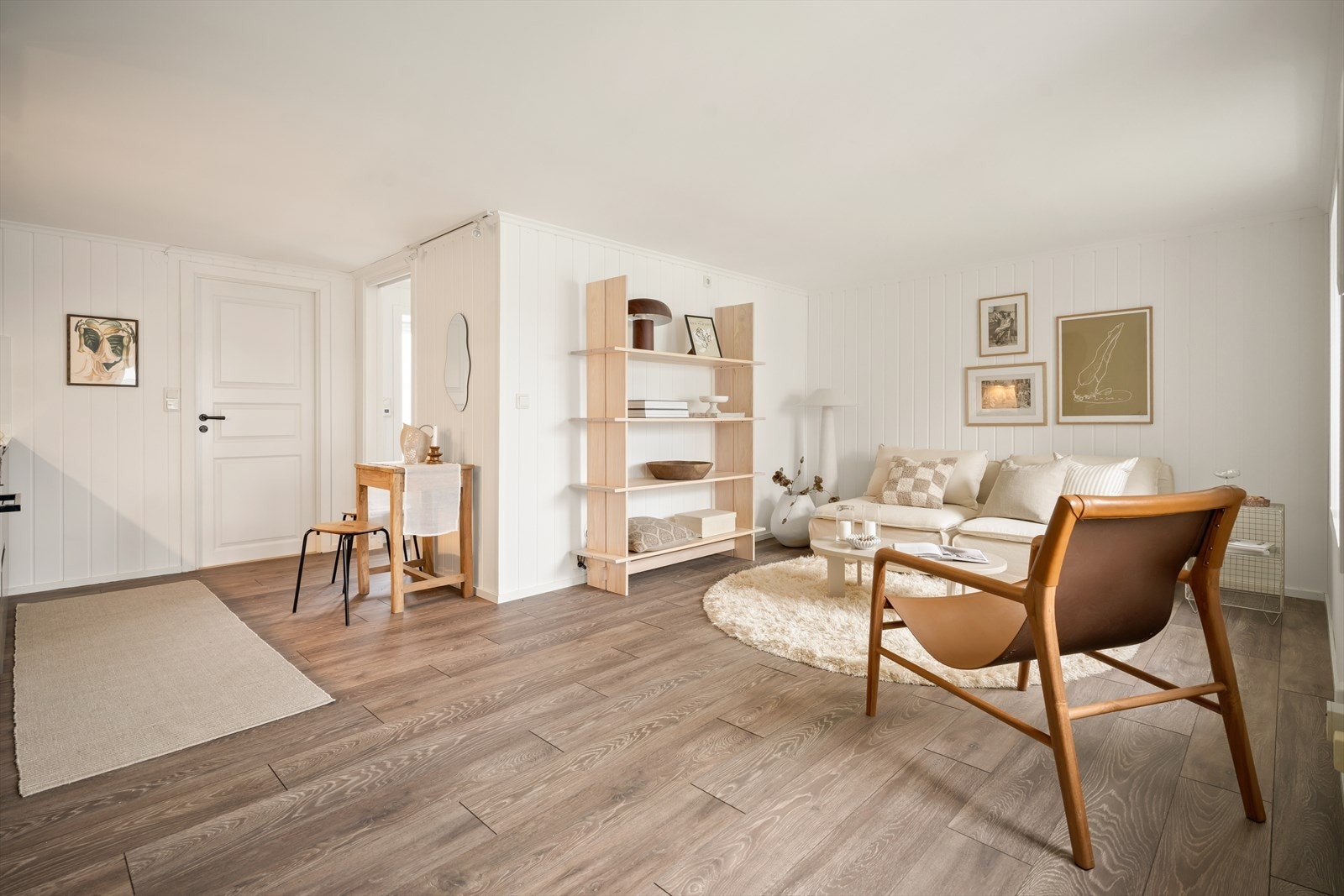 Kjøkkenet har åpen løsning mot stuen. Galleribilde