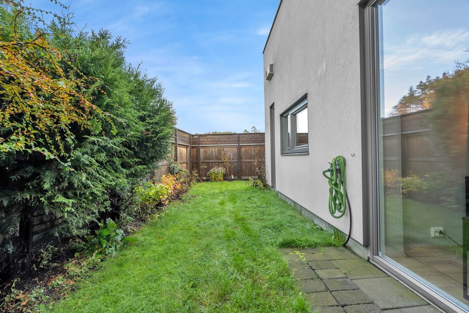 Videre finner du også gressplen og beplantning. Galleribilde