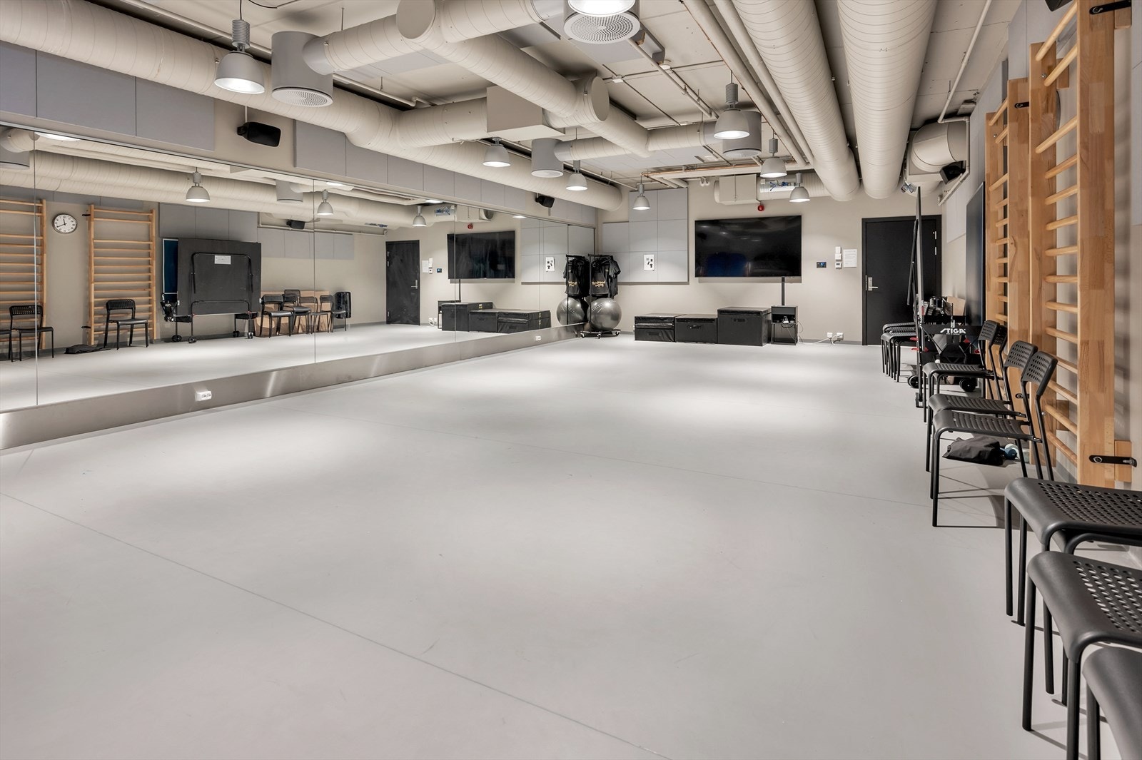 I treningssalen er det flere gruppetimer med egen instruktør. Galleribilde