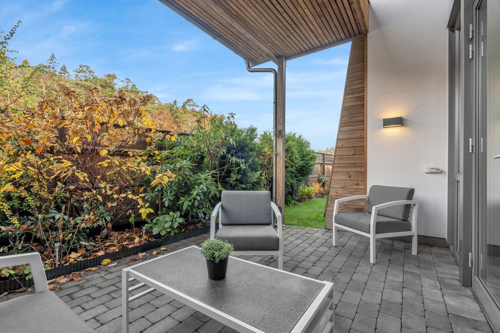 God plass til sittegruppe, perfekt for hyggelige sammenkomster. Galleribilde