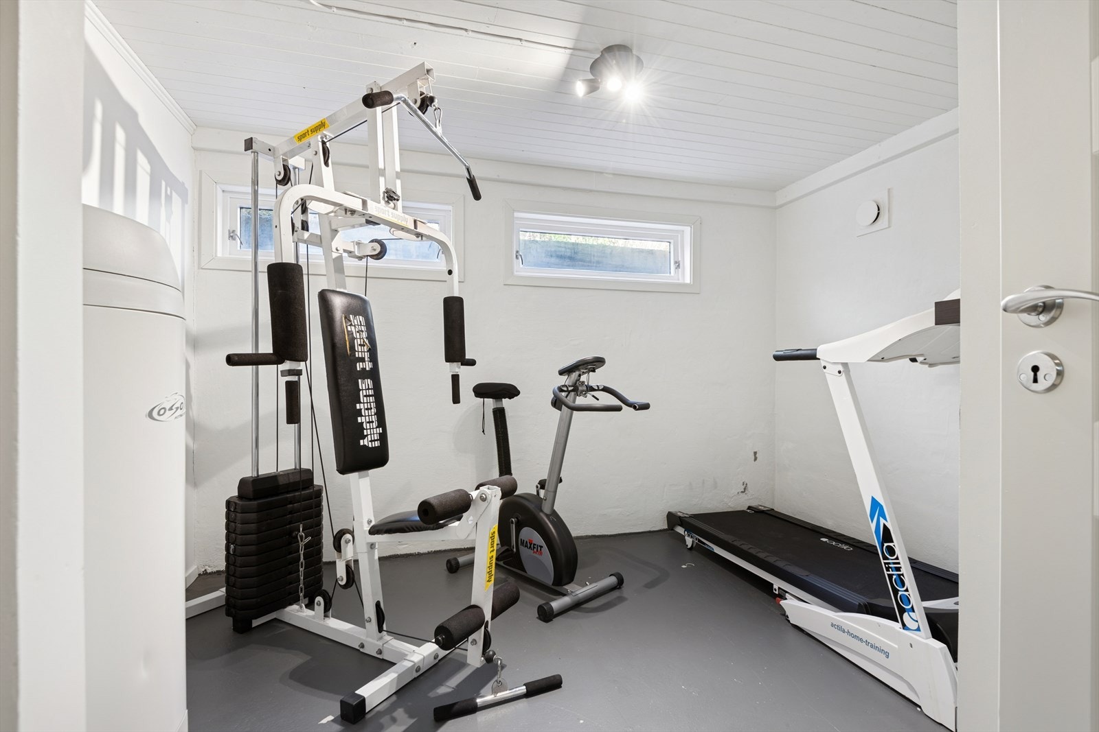 Kjeller består av flere boder, noe som gir god plass til lagring og oppbevaring. Galleribilde