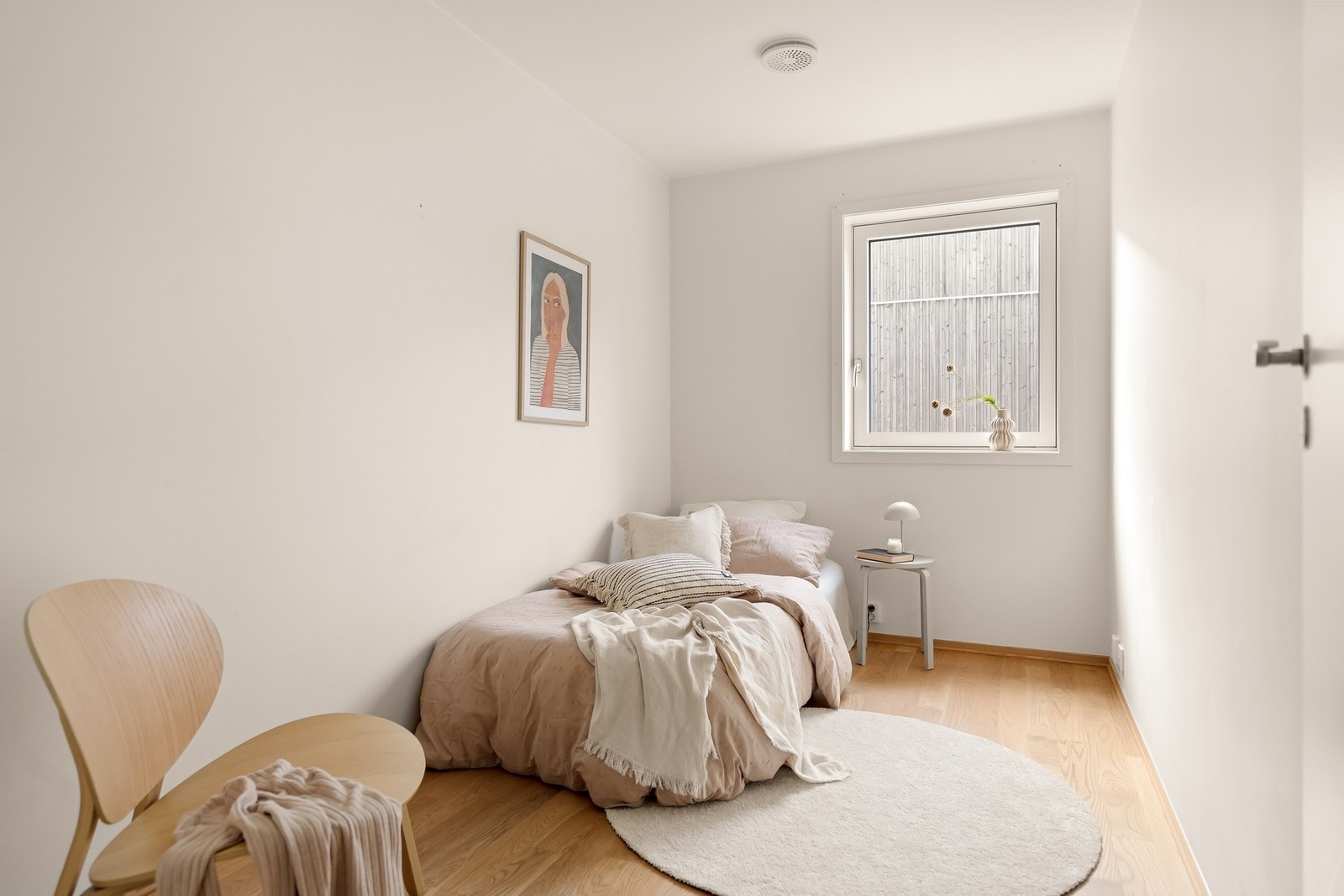 Soverom 2 - perfekt for deg med barn eller som ofte har gjester Galleribilde