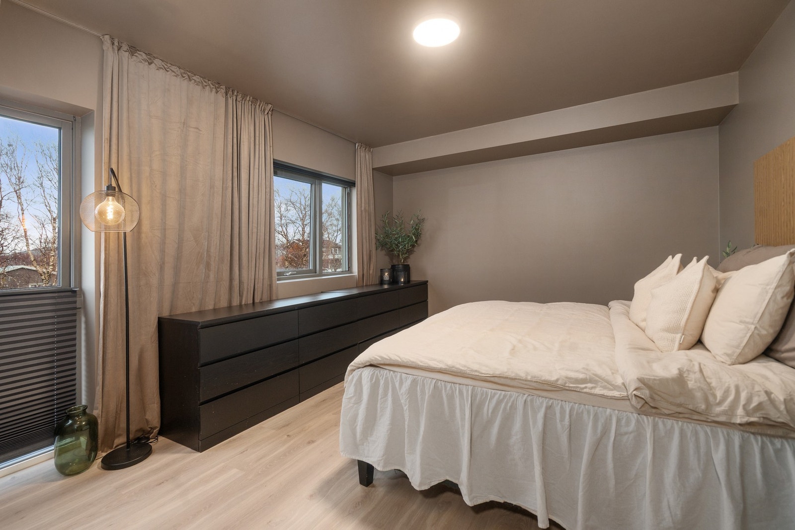 Hovedsoverom i delikate farger. Galleribilde