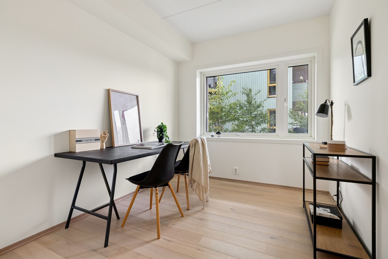 Soverom 2 egner seg godt som kontor eller hobbyrom. Galleribilde