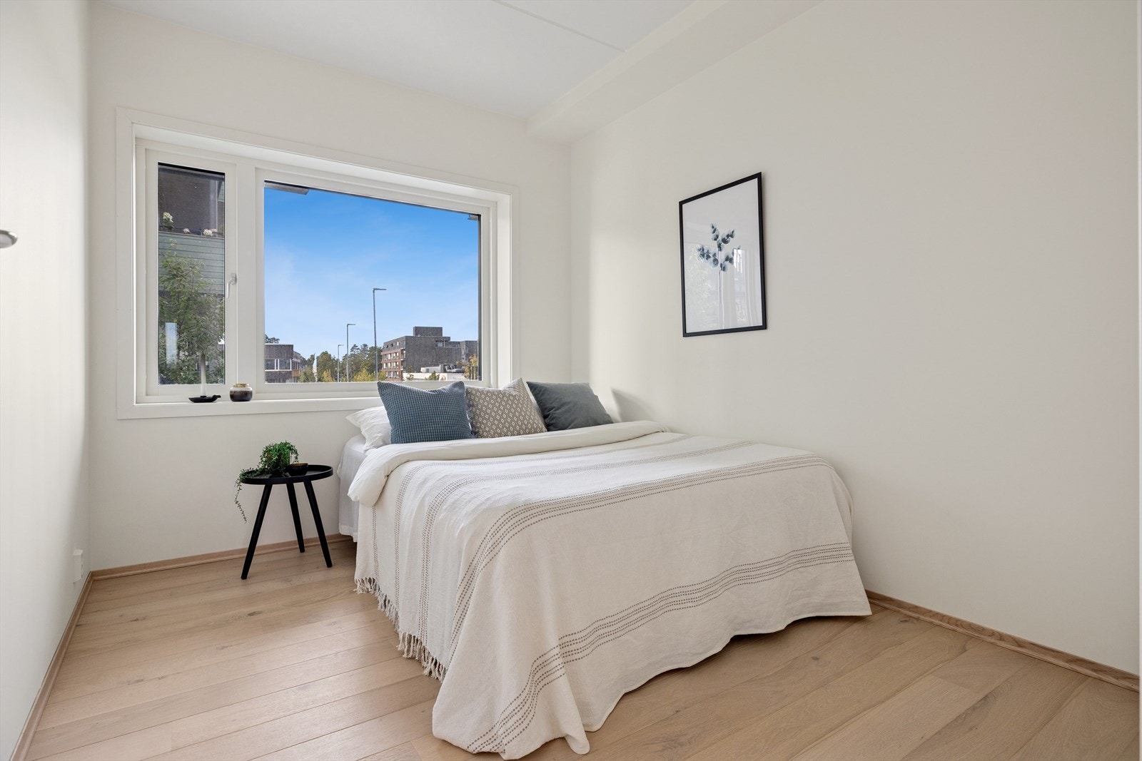 Soverom 3 av god størrelse, og har plass til øvrig møblement. Galleribilde