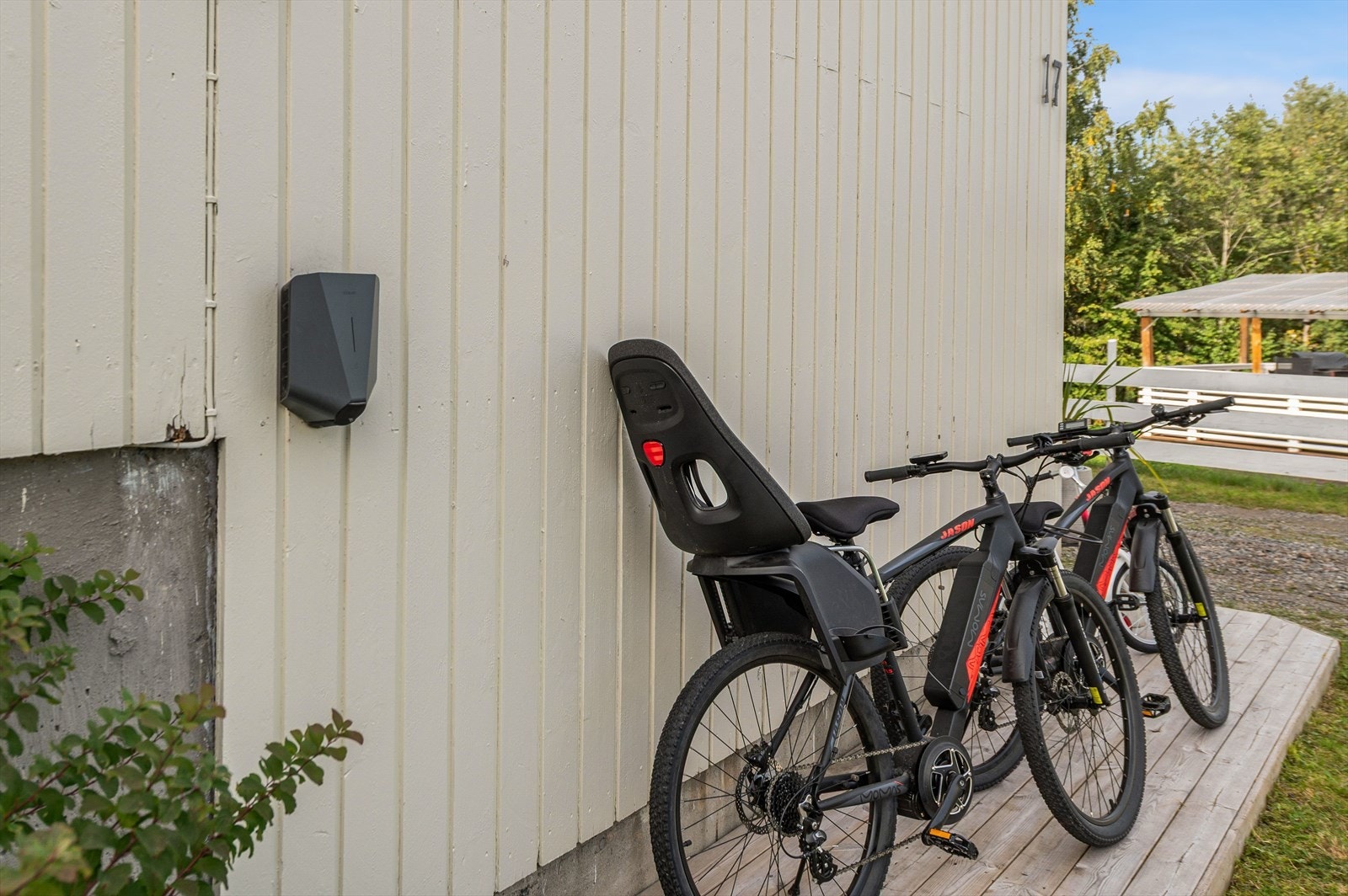 Det er installert elbil lader. Galleribilde