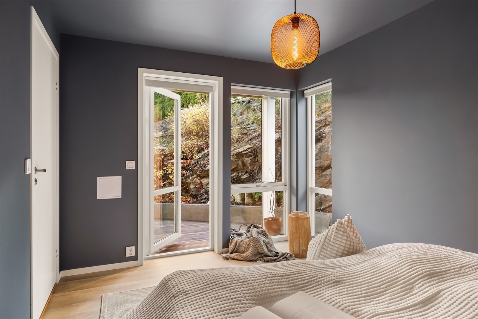 - Fra soverommet har du direkte tilkomst til boligens terrasseareal - Galleribilde