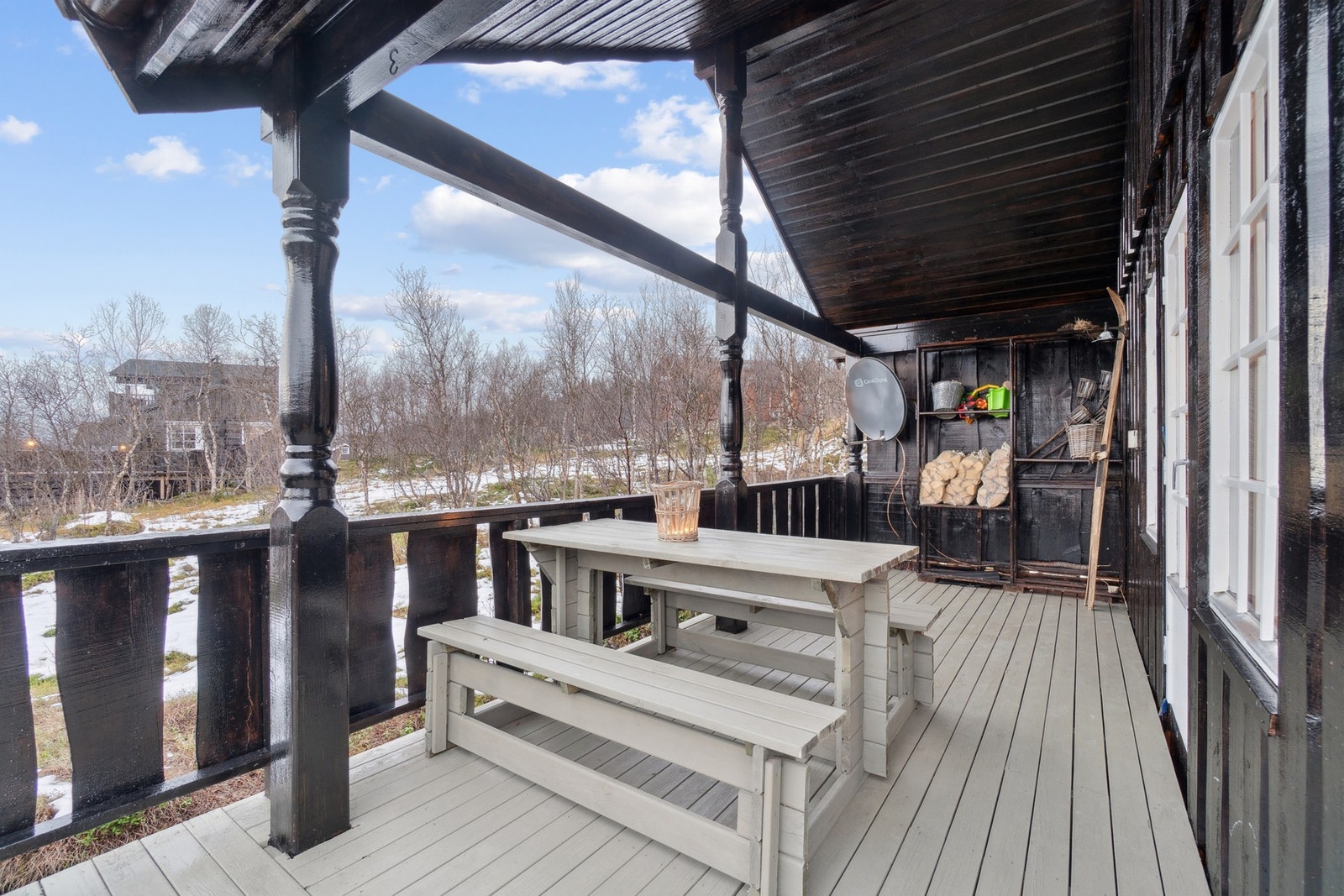 På terrassen har du god plass til å møblere i ulike soner etter ønske. Galleribilde