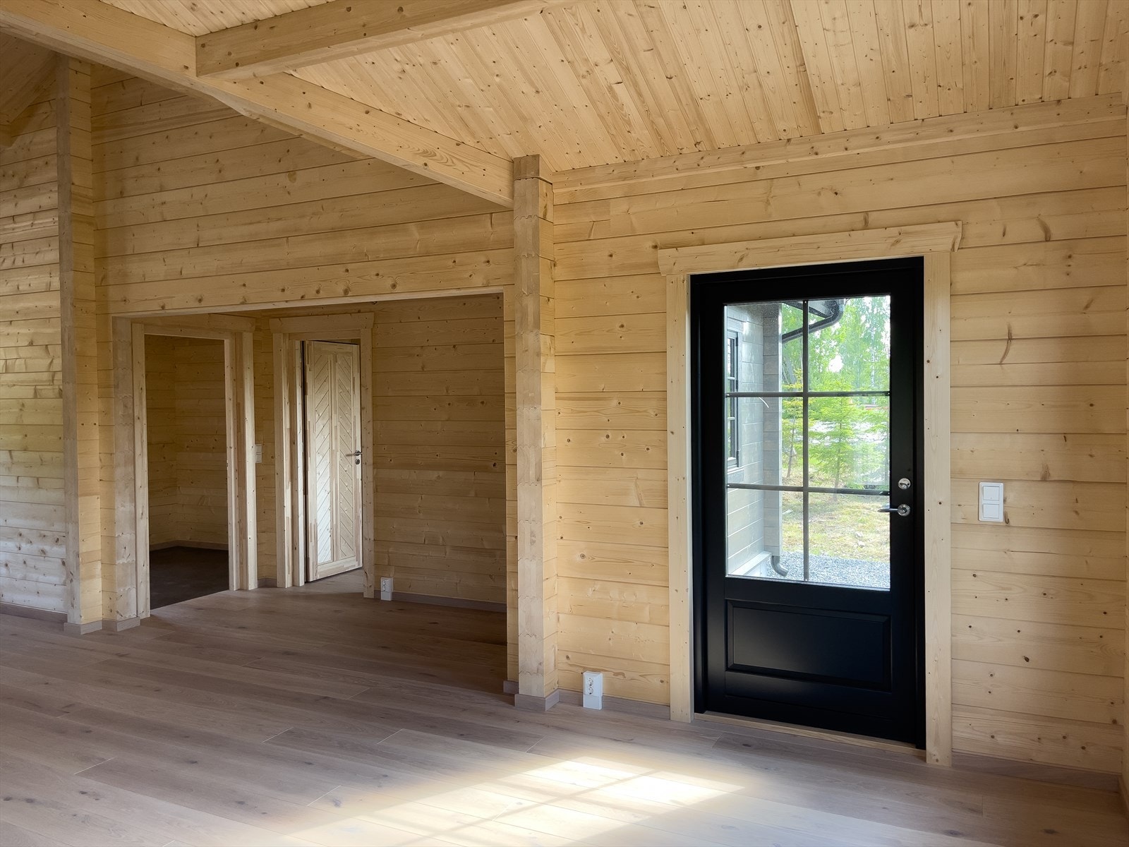 Illustrasjonsbilde fra identisk, ferdig bygget hytte på det samme hyttefeltet (Arebekken hyttefelt 15) Galleribilde