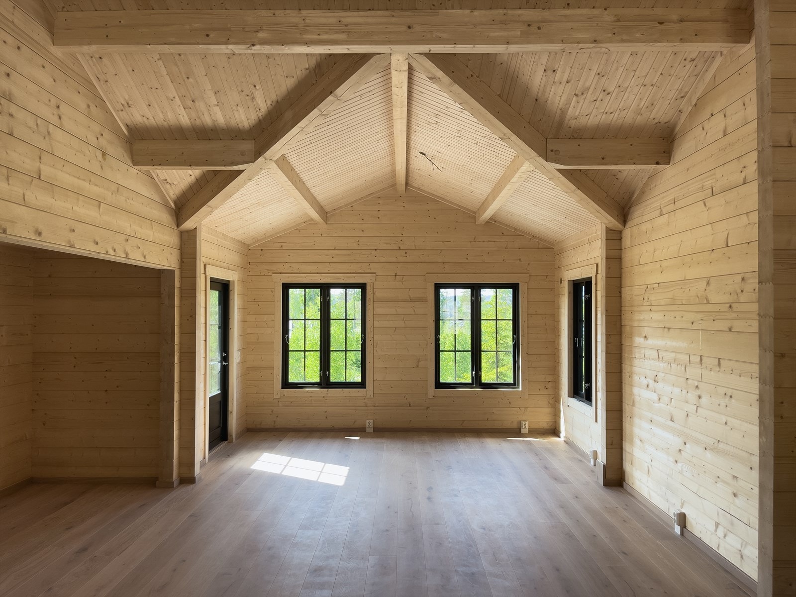 Illustrasjonsbilde fra identisk, ferdig bygget hytte på det samme hyttefeltet (Arebekken hyttefelt 15) Galleribilde