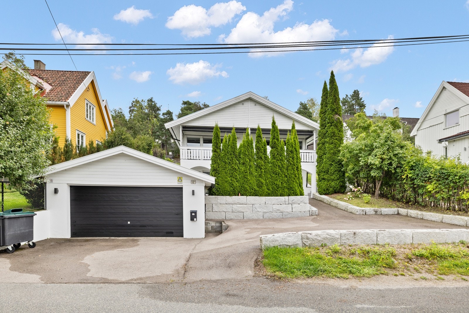 Velkommen til visning av Ole Moes vei 12B - Pen og innholdsrik enebolig over 3 plan med nyoppusset hybel Galleribilde