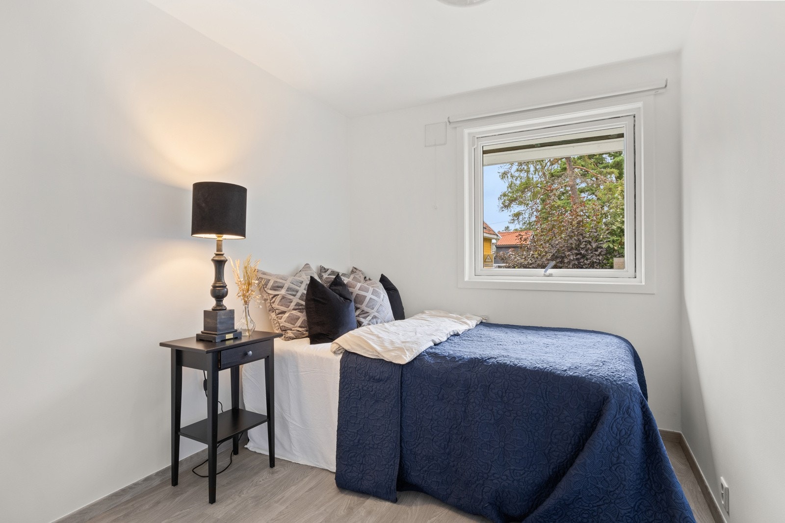 Soverom 2, 3 og 4 er også av god størrelse, med god plass til god seng og garderobeløsninger Galleribilde