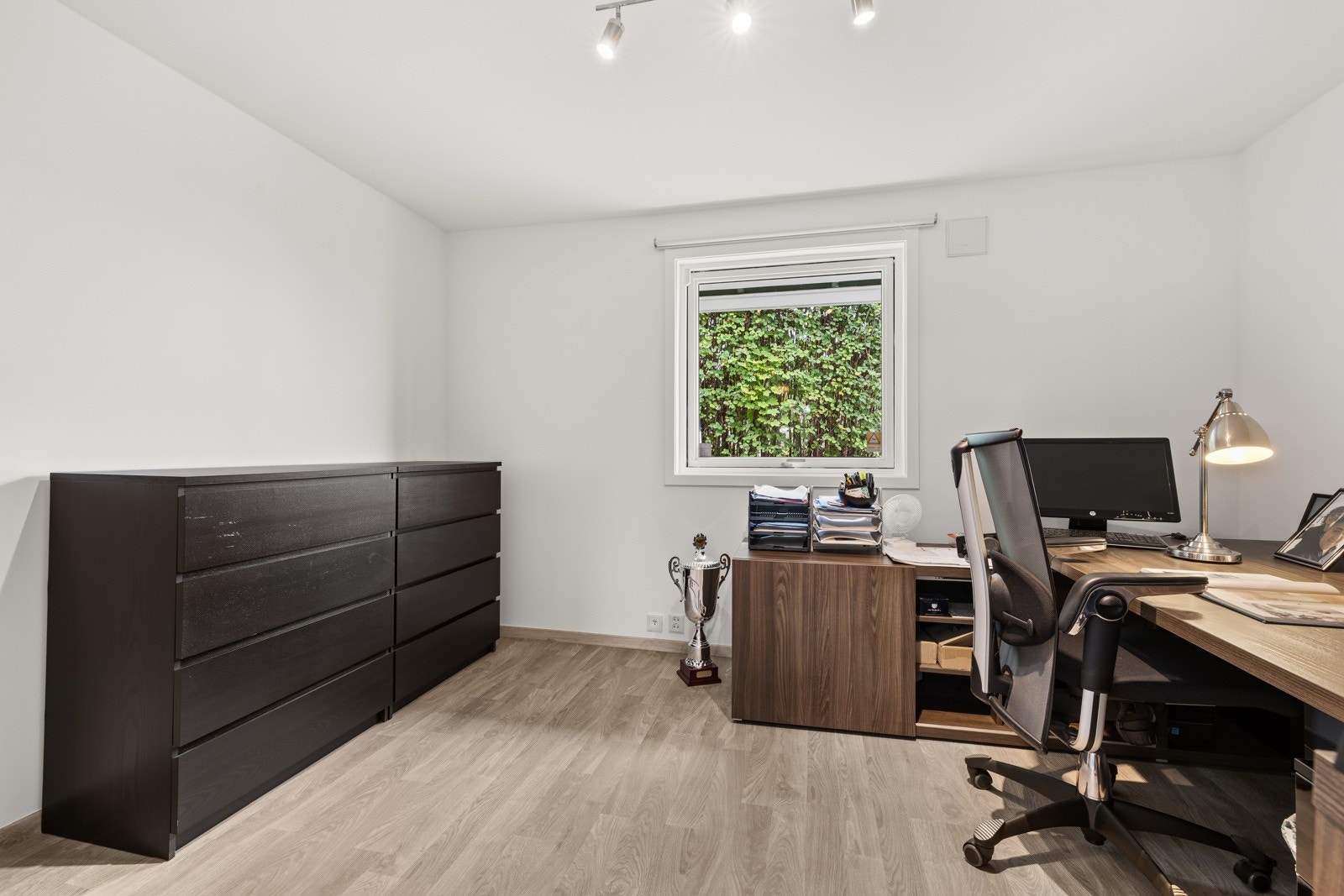 Soverom 2, 3 og 4 egner seg perfekt til barnerom, gjestrom, kontor, mm. Alt etter eget behov. Galleribilde