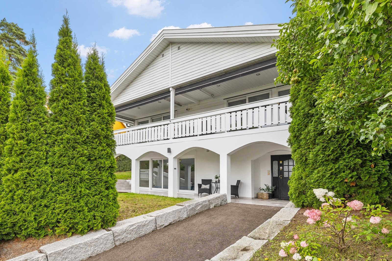 Eiendommen ligger i et etablert og meget attraktivt boligområde på Nordstrand Galleribilde