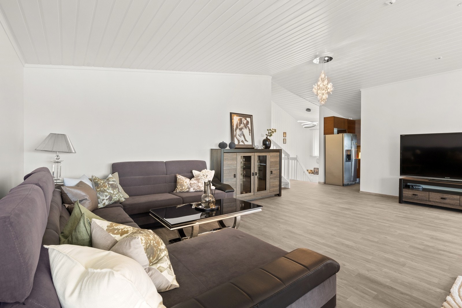 Alle gulv i oppholdsrom har nylagt laminatgulv fra 2023 Galleribilde