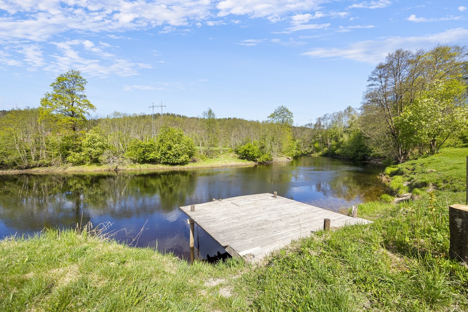 Storelva - Badeplass få meter fra huset. Galleribilde