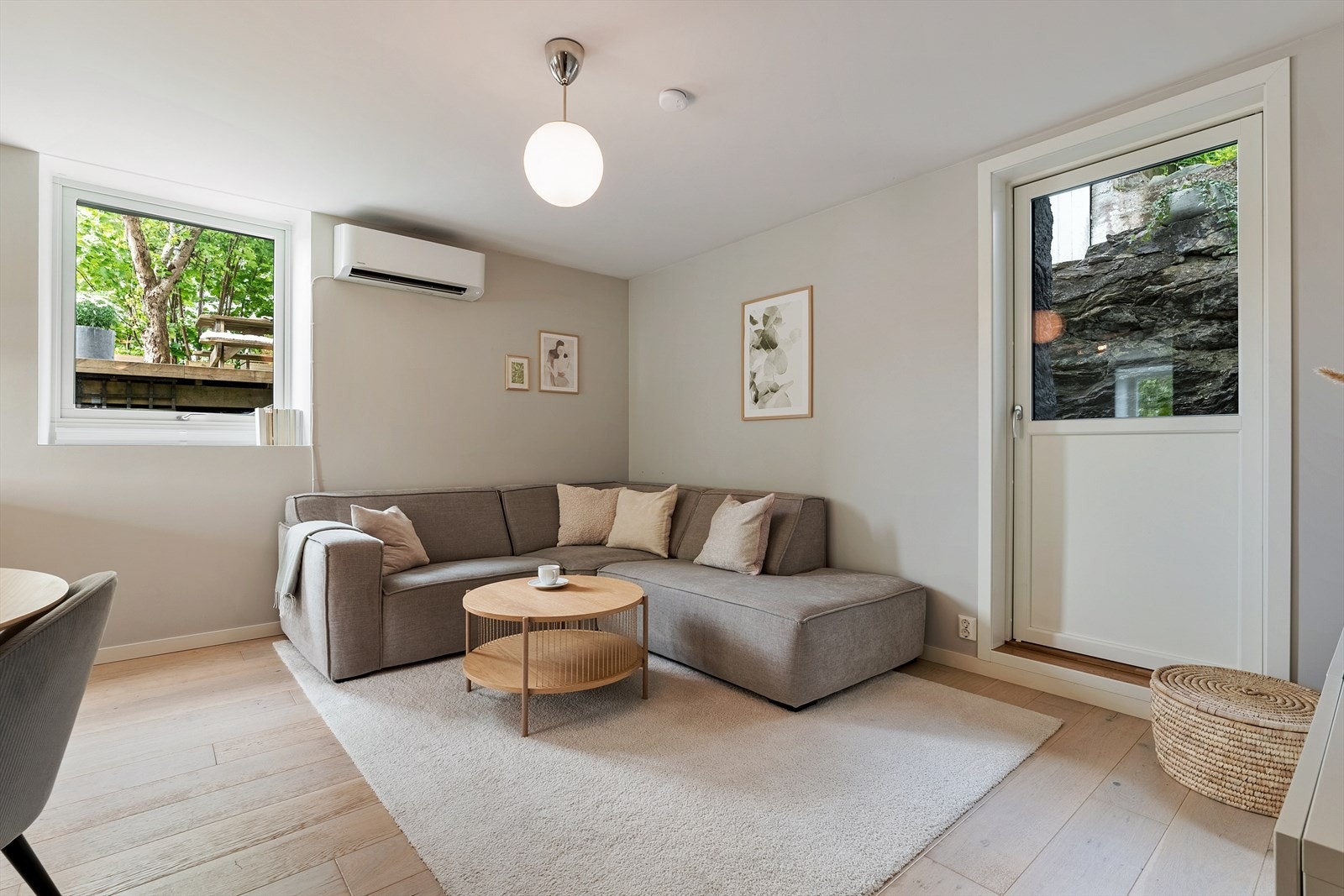 - Leiligheten varmes opp effektiv med varmepumpen i stuen - Galleribilde