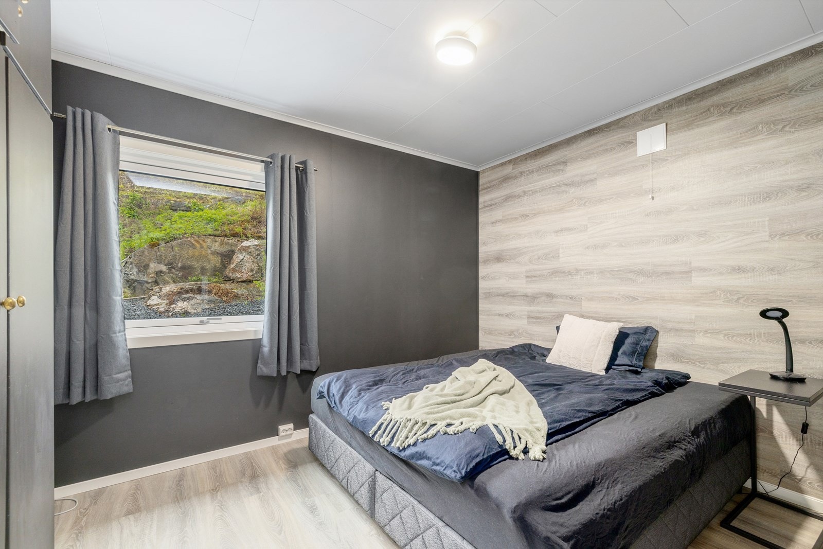 Soverom II har innebygd garderobe Galleribilde