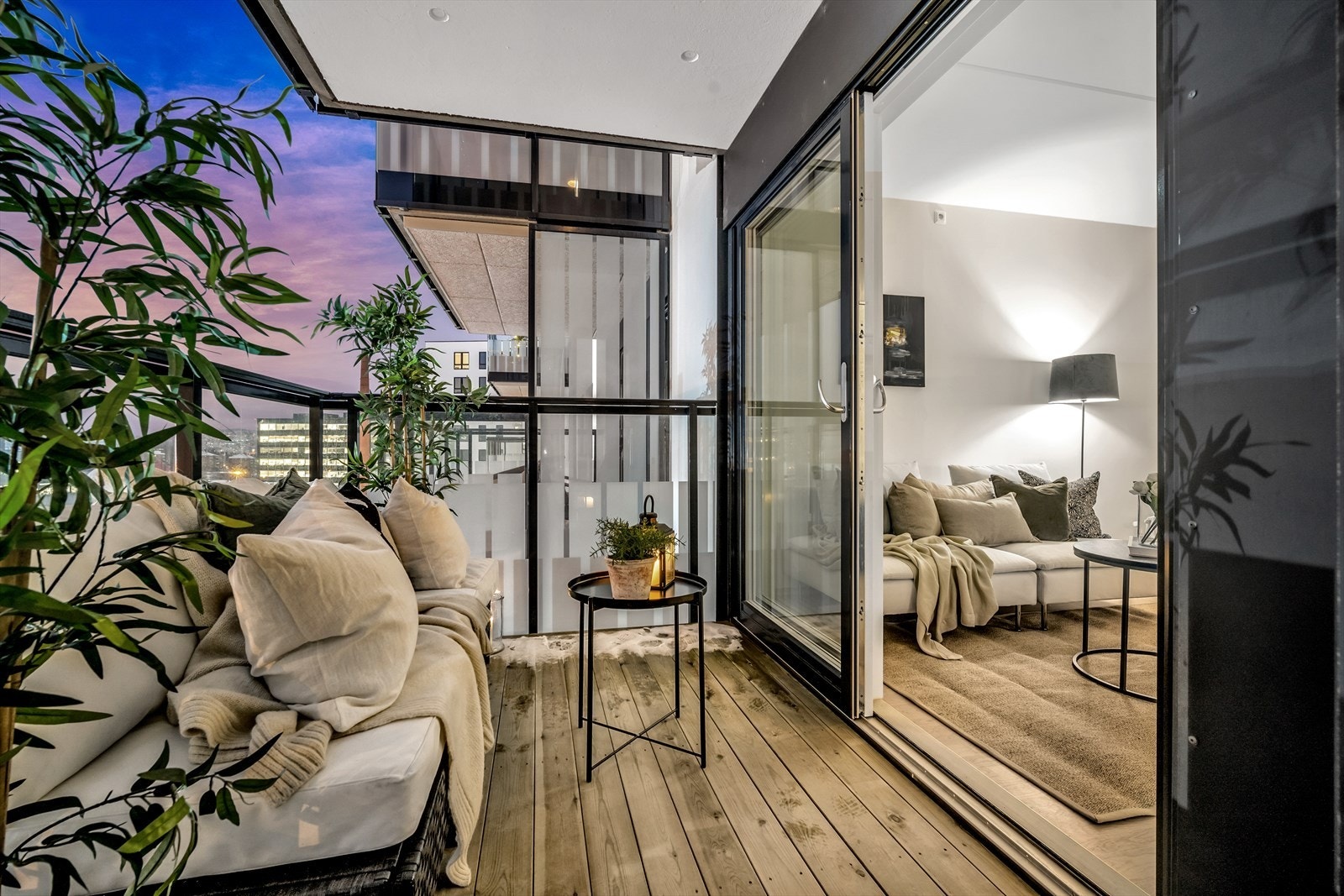 Sydvestvendt balkong på ca. 6 kvm. i 3. etg. Galleribilde