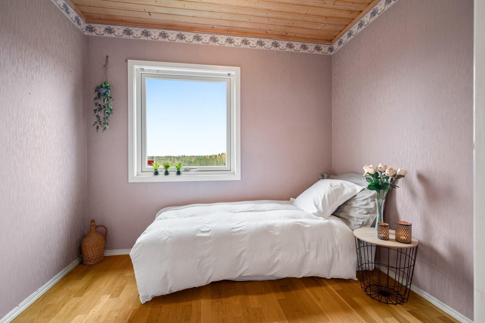 Soverom (2) har plass til seng med nattbord. Galleribilde