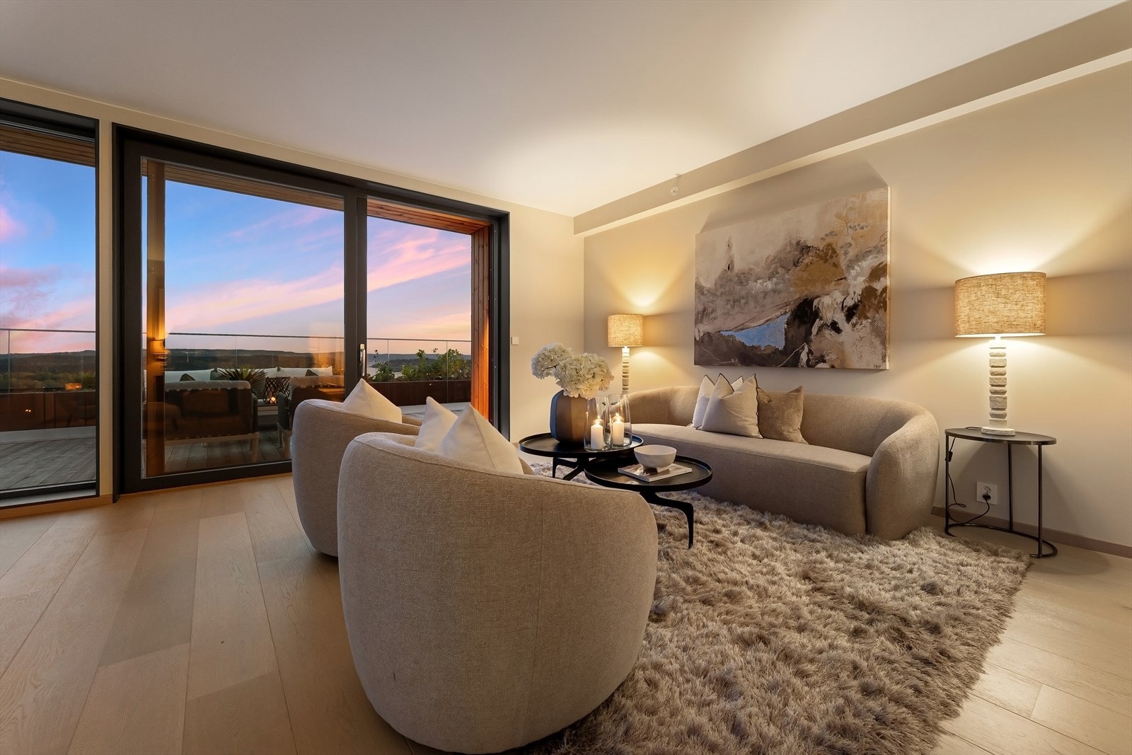 Fra stuen er det meget fin utsikt. Galleribilde