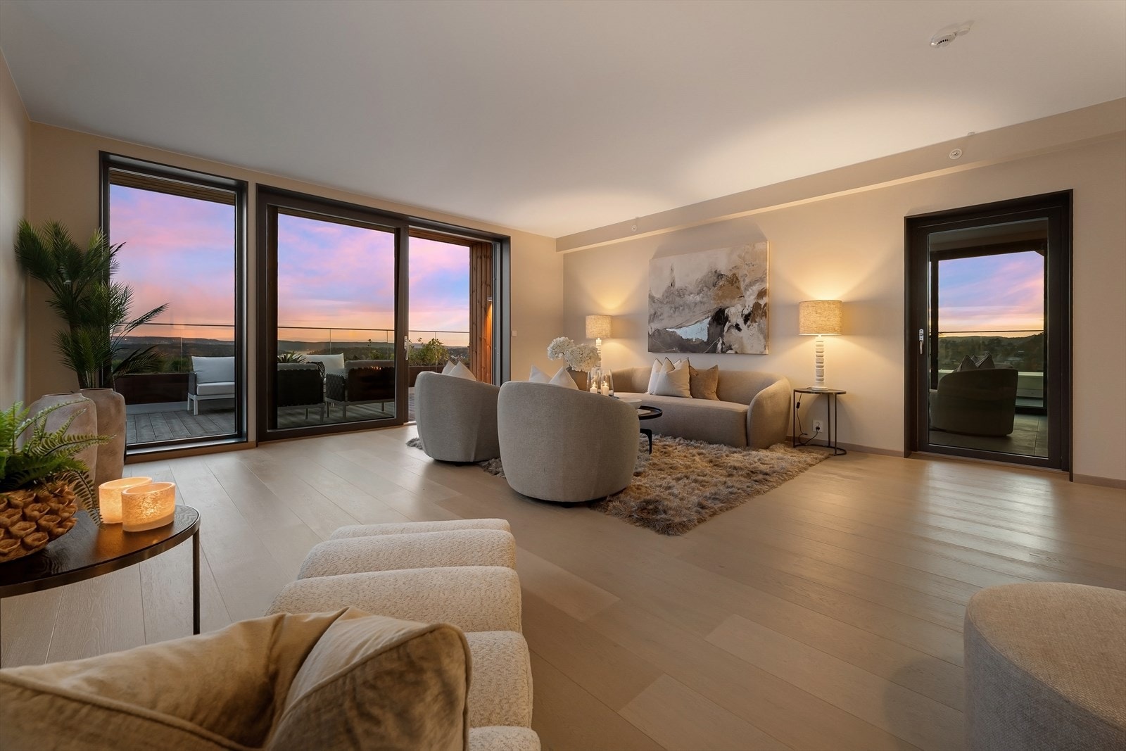 Fra stuen er det også direkte adkomst til vinterhagen. Galleribilde