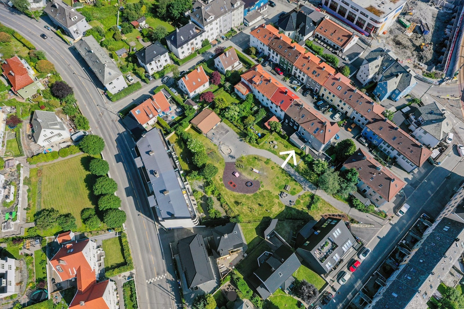 Parken er perfekt for de med barn eller husdyr, så vel som de som foretrekker avslapping med en bok og kaffe på fine solskinnsdager Galleribilde