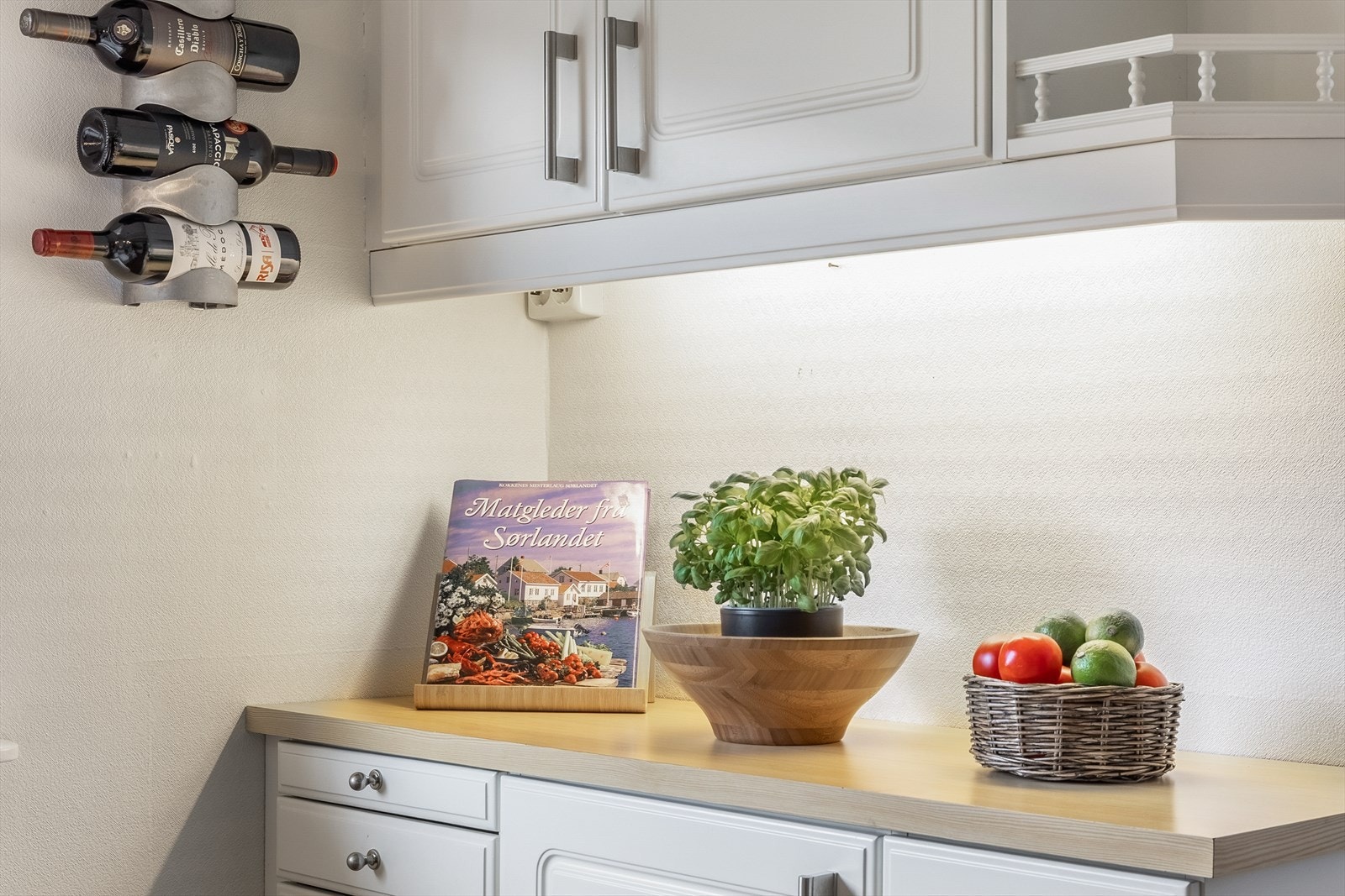 Hyggelige detaljer som gir kjøkkenet personlighet og varme Galleribilde