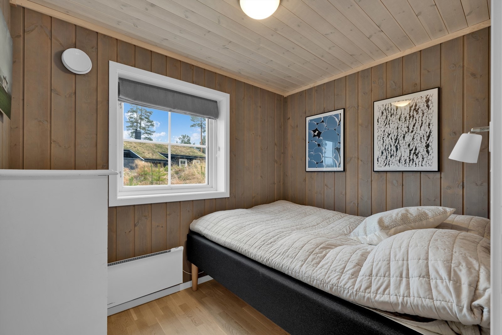 Det er tre gode soverom i fritidsboligen. Soverom 1: Galleribilde