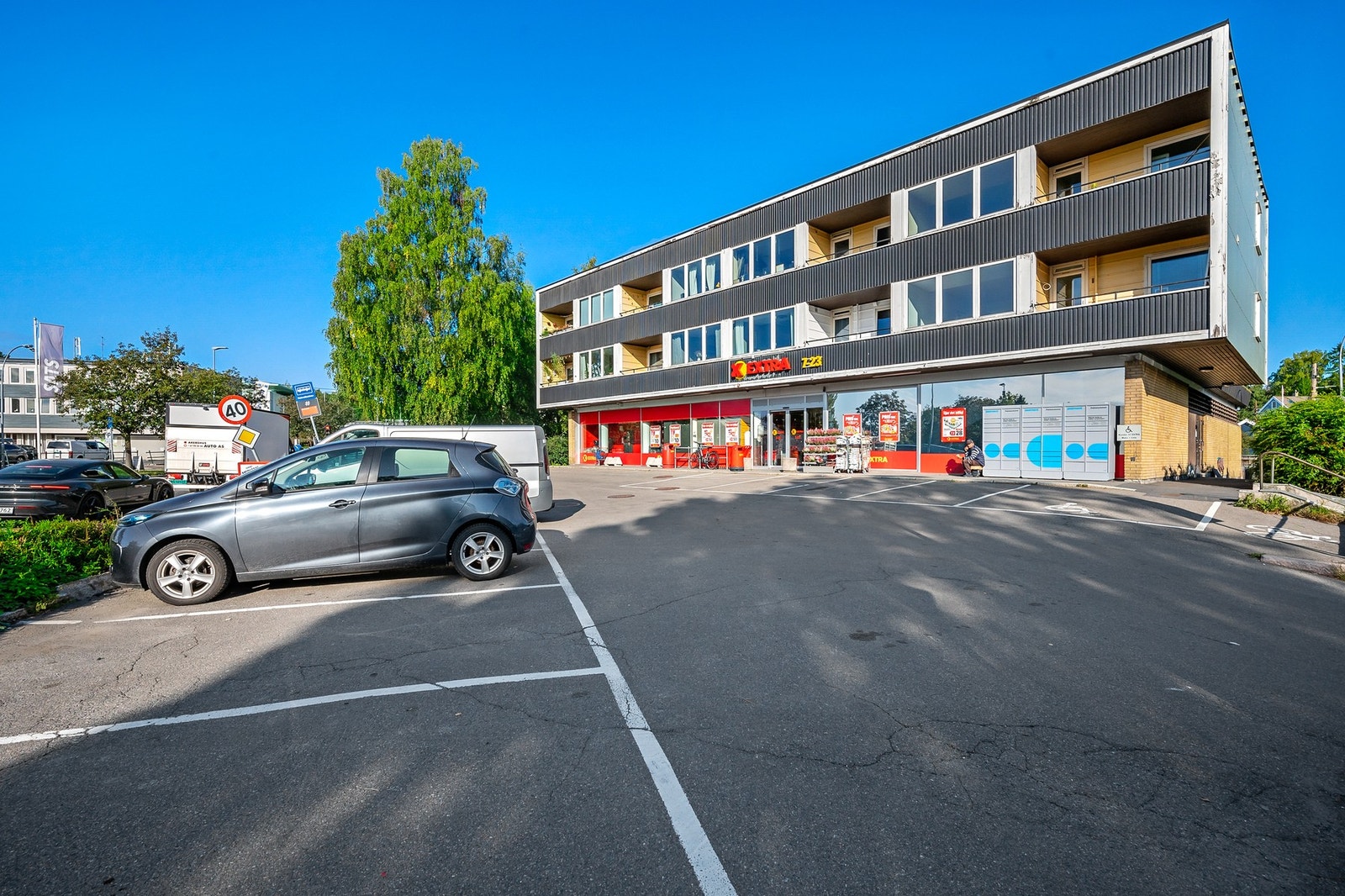 Dagligvarebutikken Coop EXTRA på Makrellbekken er kun noen minutters gange fra leiligheten. Galleribilde