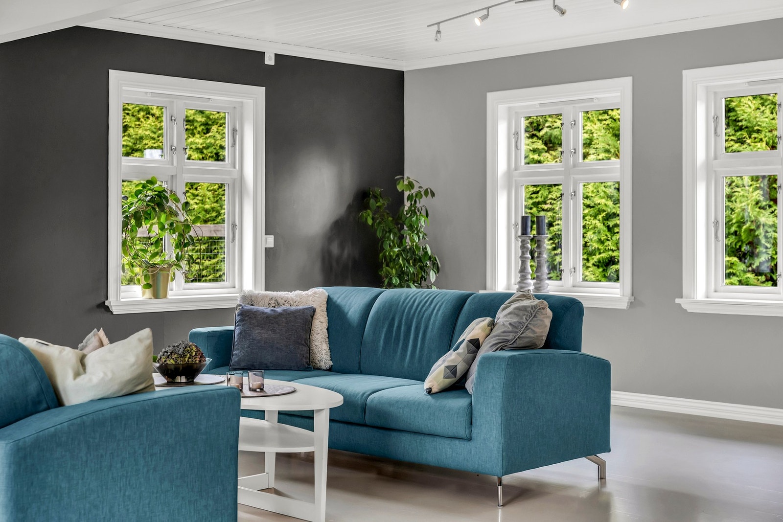 Flott utsikt over grøntarealene rundt Galleribilde