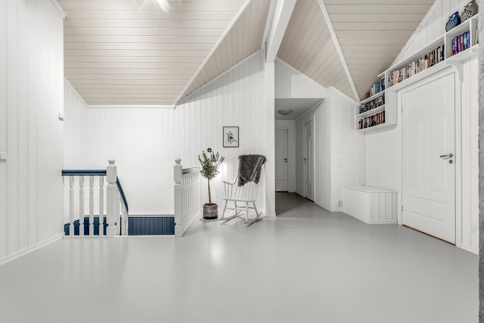 Stort og åpent trapperom/loftstue i 2.etasje med god takhøyde Galleribilde