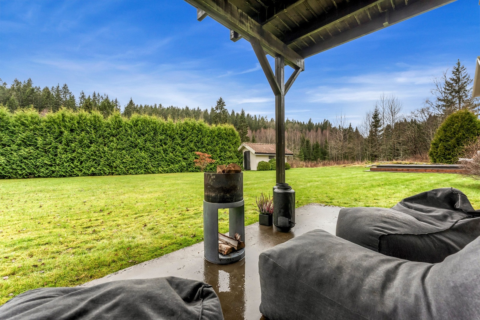 Under balkongen har man også en koselig platting Galleribilde