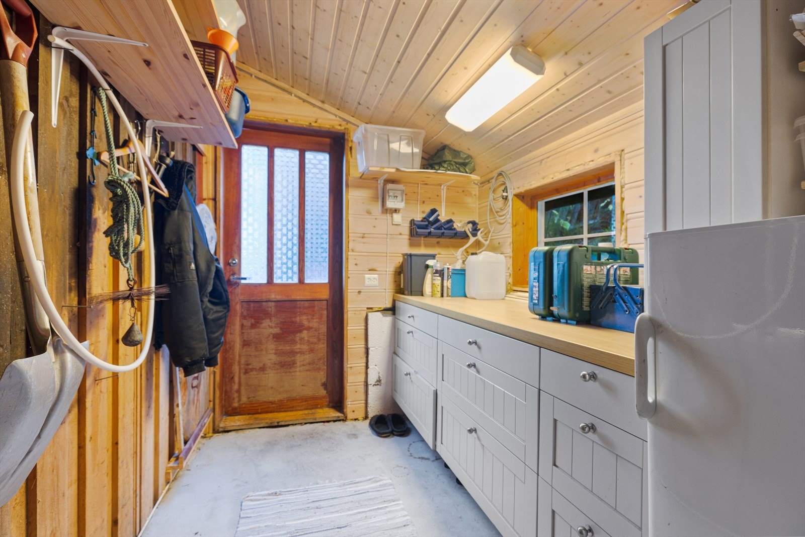 Utgang til uteområde og aggregathus Galleribilde