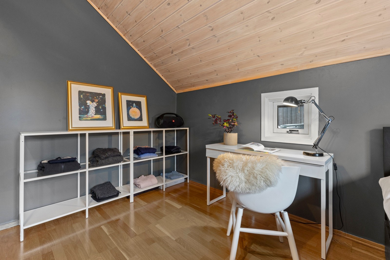 Her er det gode muligheter for å etablere stor garderobeløsning. Galleribilde