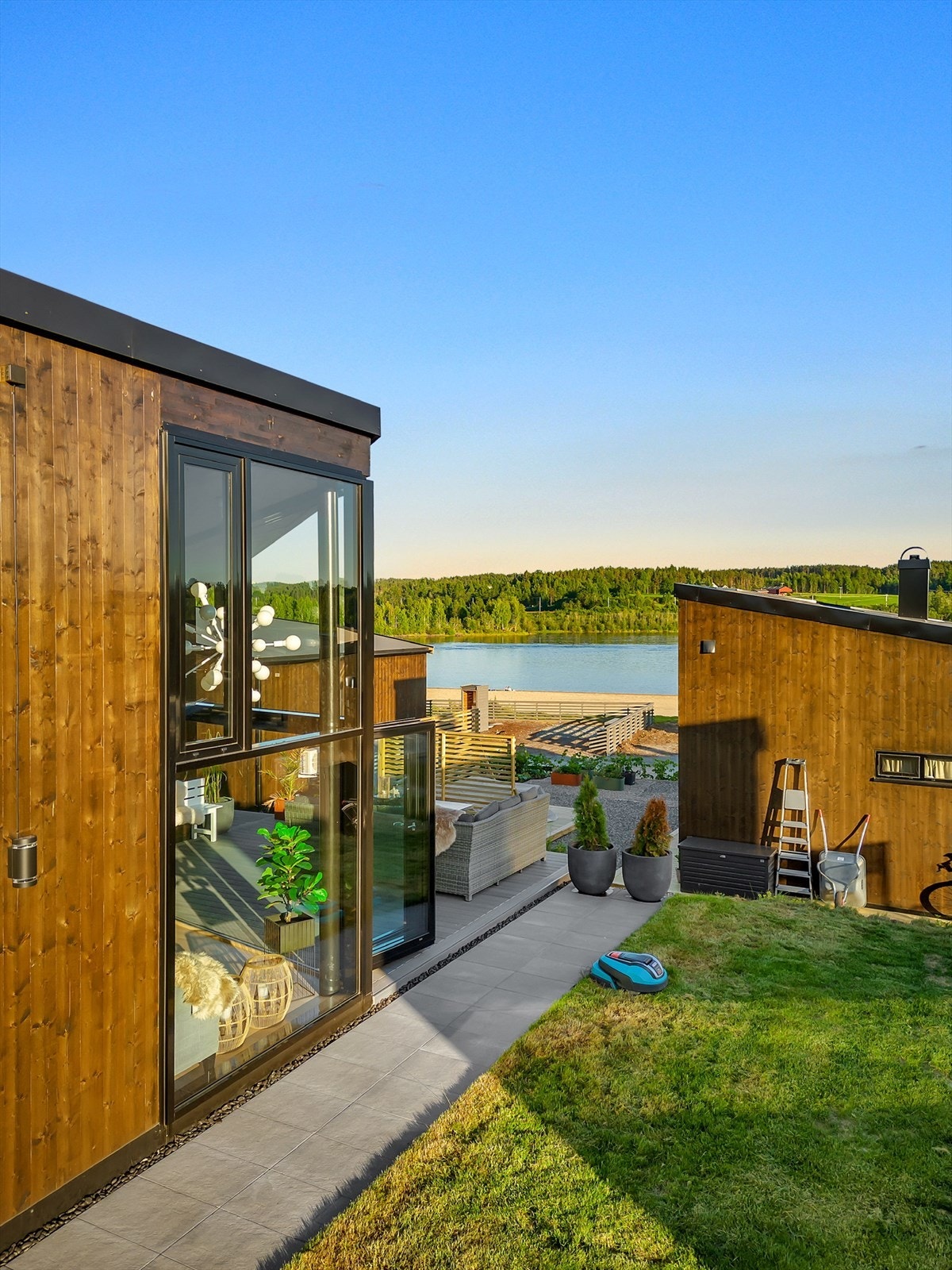 En uteplass for hele familien Galleribilde