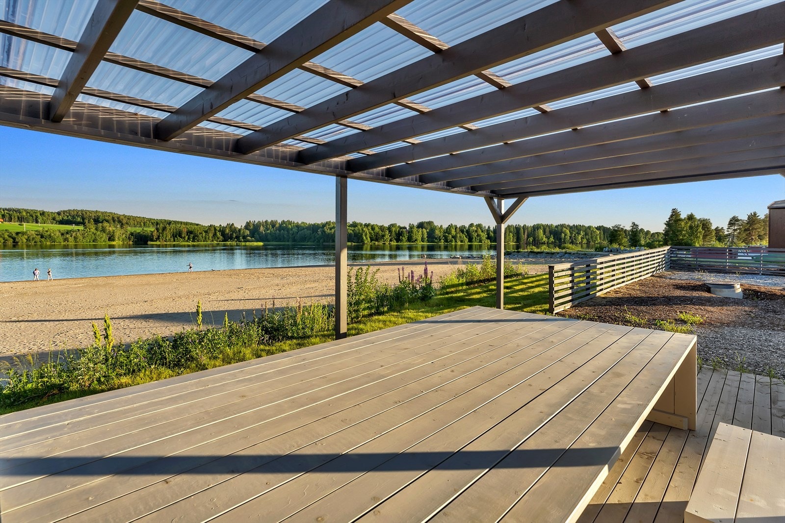 Nydelige fellesområder der det er planert for restaurant, scene og marina. Galleribilde