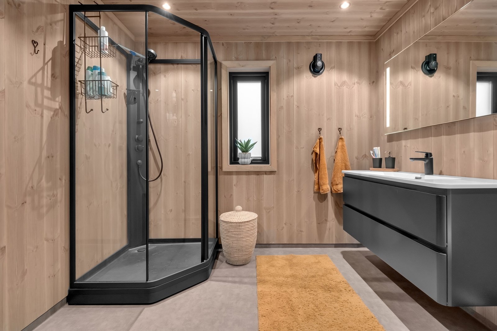 Innvendige bilder er hentet fra nabohytten Heddersvegen 2C Galleribilde