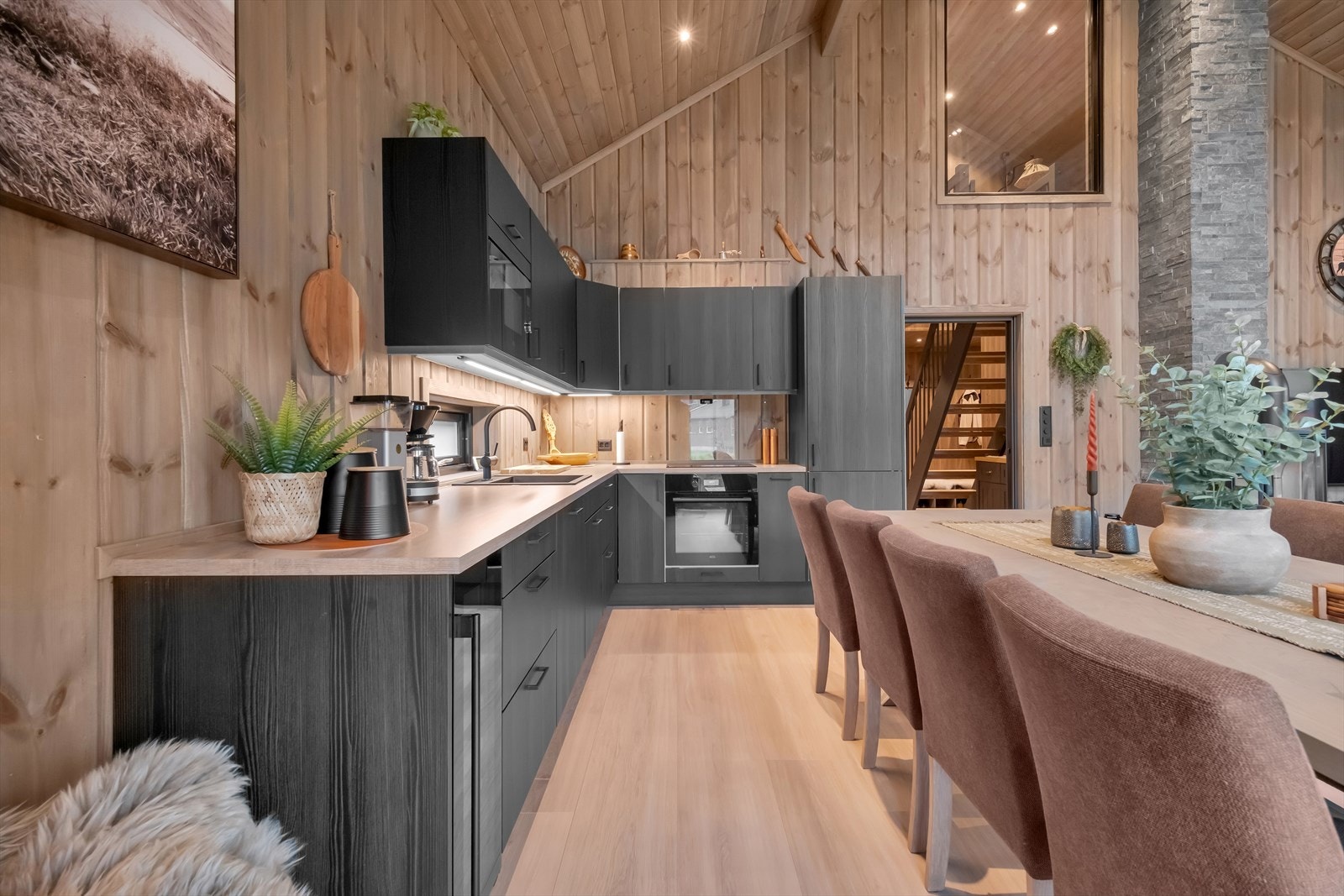 Innvendige bilder er hentet fra nabohytten Heddersvegen 2C Galleribilde