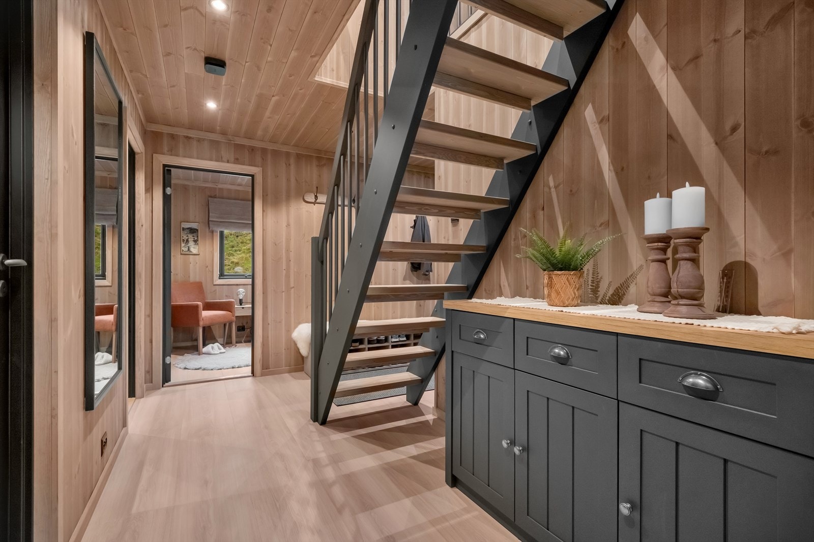 Innvendige bilder er hentet fra nabohytten Heddersvegen 2C Galleribilde