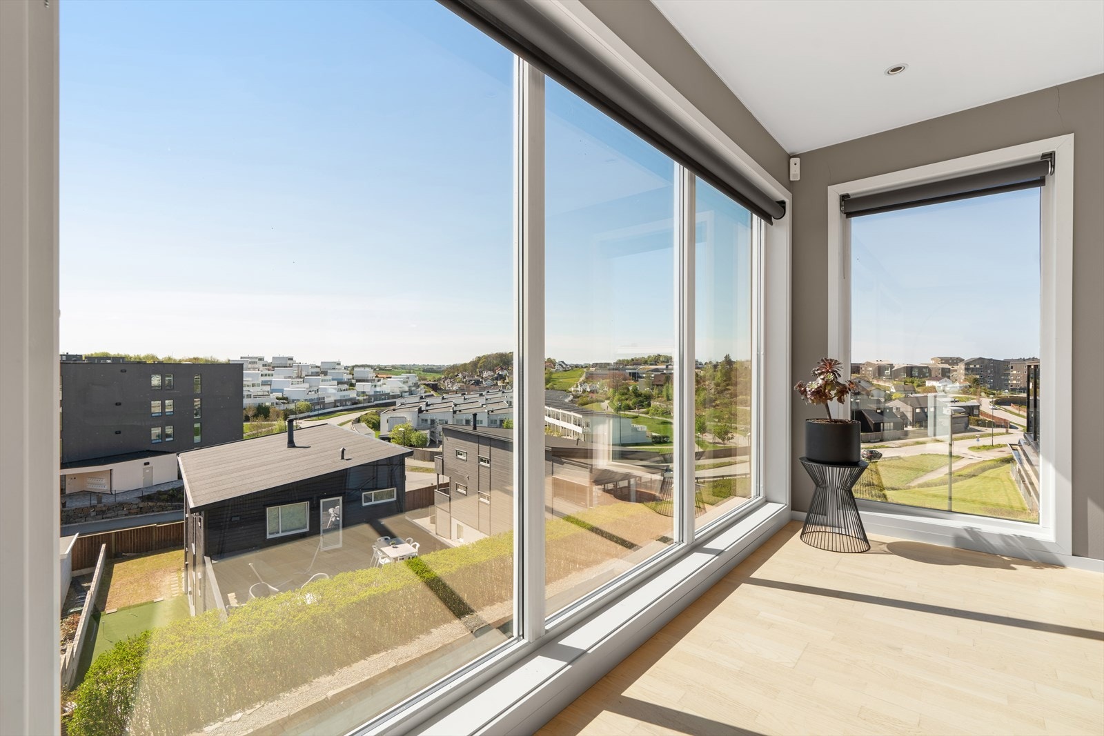 Fra stuen kan man nyte flott utsikt! Galleribilde