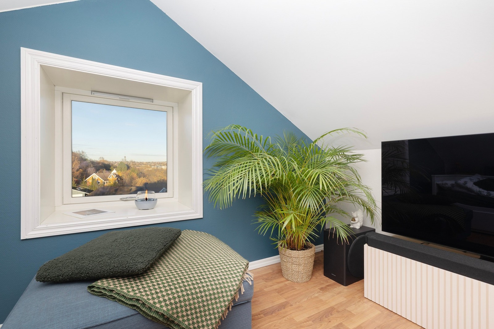 Rømningsvei via brannstige utenfor vindu. Galleribilde